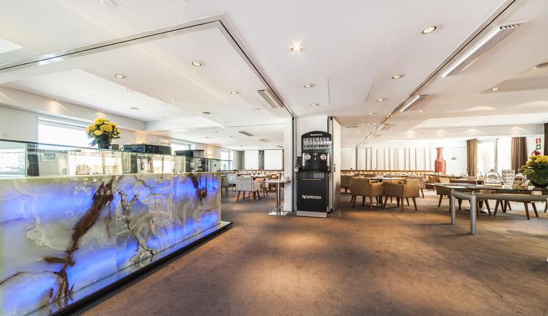 Imagen de los interiores del Hotel Palma Avenidas. Foto 14