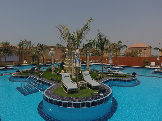 Imagen de la piscina del Hotel Palma Beach Resort And Spa. Foto 16