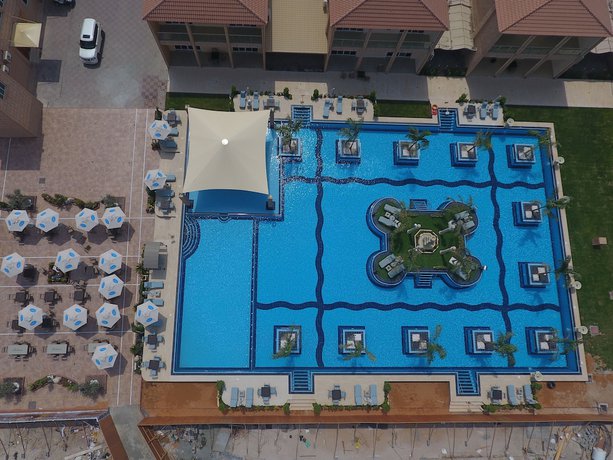 Imagen de la piscina del Hotel Palma Beach Resort And Spa. Foto 18