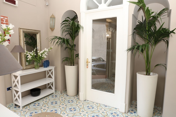 Imagen de los interiores del Hotel Palma, Castellammare di Stabia. Foto 11