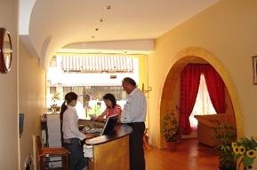 Imagen general del Hotel Palma, Tirana. Foto 1