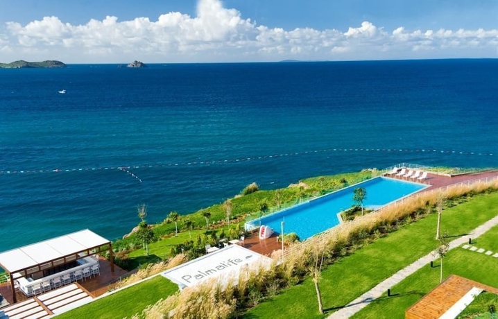 Imagen de la piscina del Hotel Palmalife Bodrum Resort & Spa. Foto 17