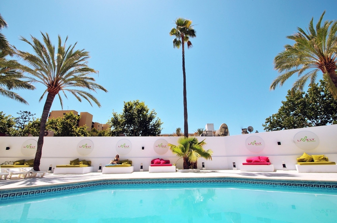 Imagen de la piscina del Hotel Palmanova Beach Apartments by TRH. Foto 15