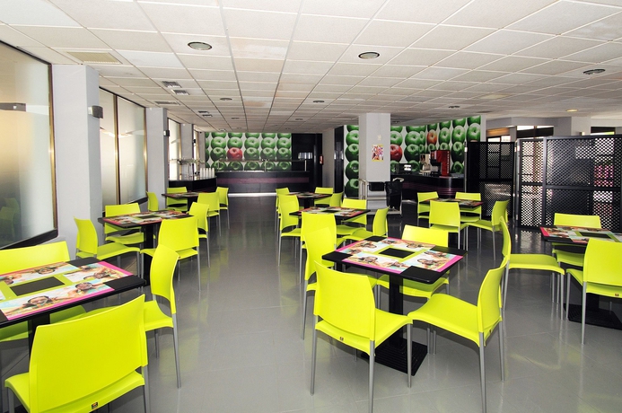 Imagen del bar/restaurante del Hotel Palmanova Beach Apartments by TRH. Foto 4