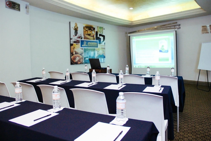 Imagen de los interiores del Hotel Palmareca Inn-suites-studios. Foto 8