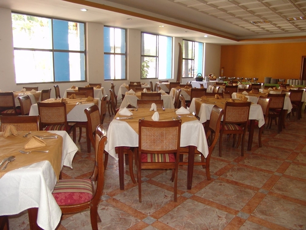 Imagen del bar/restaurante del Hotel Palmarena Plaza. Foto 4