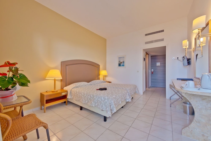 Imagen de la habitación del Hotel Palmariva Beach. Foto 4