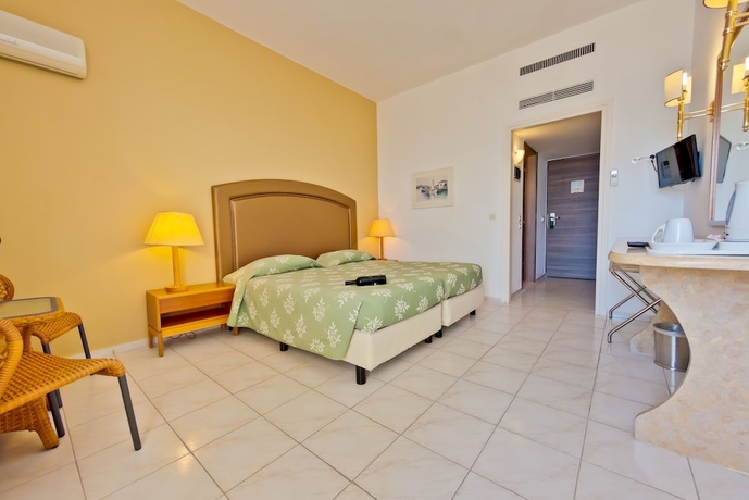 Imagen de la habitación del Hotel Palmariva Beach. Foto 5