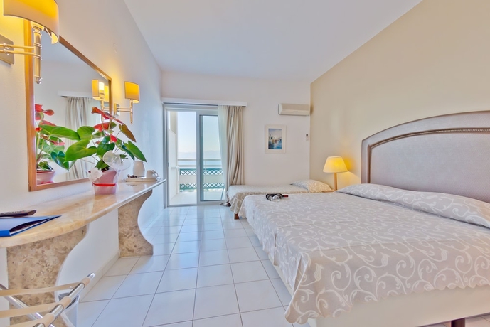 Imagen de la habitación del Hotel Palmariva Beach. Foto 8