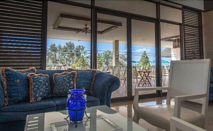 Imagen de los interiores del Hotel Palmariva Beach. Foto 19