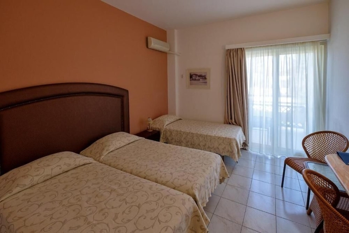 Imagen de la habitación del Hotel Palmariva Beach. Foto 16