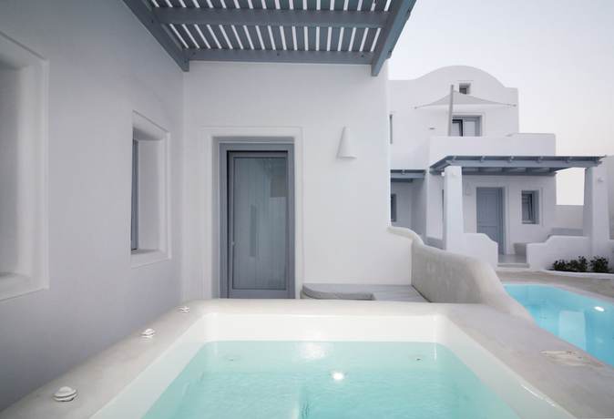 Imagen de la piscina del Hotel Palmariva Villas. Foto 7