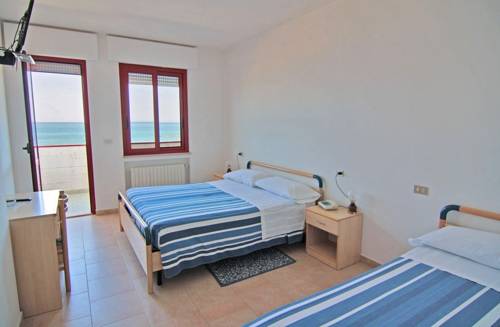 Imagen de la habitación del Hotel Palmarosa. Foto 3