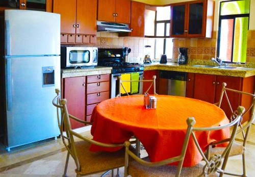 Imagen de la habitación del Hotel Palmas De Cortez. Foto 10