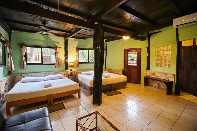 Imagen de la habitación del Hotel Palmas. Foto 13