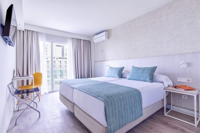 Imagen de la habitación del Hotel Palmasol, Benalm&aacute;dena. Foto 5