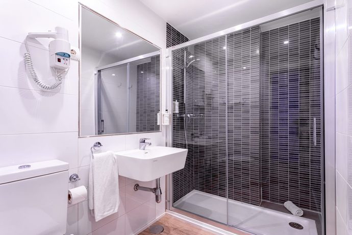 Imagen de la habitación del Hotel Palmasol, Benalm&aacute;dena. Foto 7