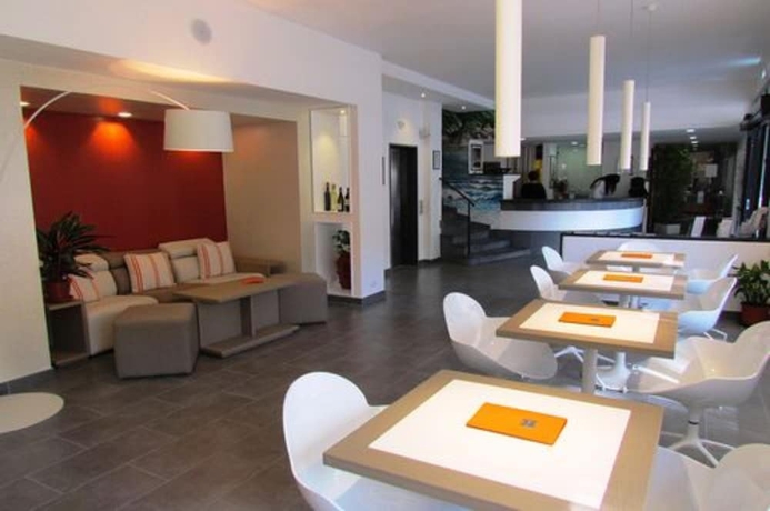 Imagen del bar/restaurante del Hotel Palme. Foto 6