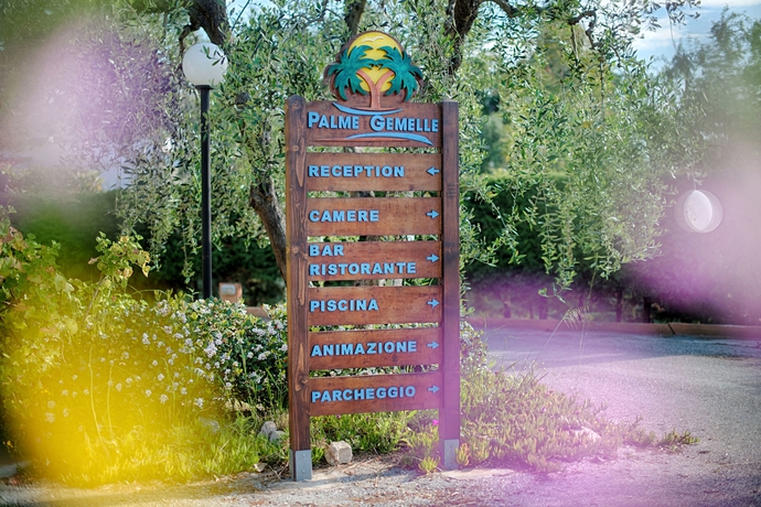 Imagen de los exteriores del Hotel Palme Gemelle. Foto 13