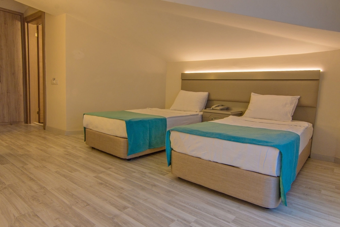Imagen de la habitación del Hotel Palmea. Foto 6