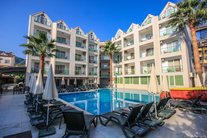 Imagen de la piscina del Hotel Palmea. Foto 12