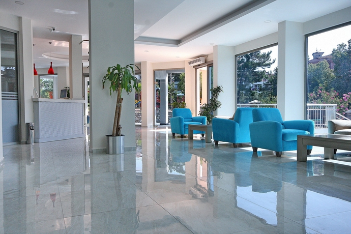 Imagen de los interiores del Hotel Palmea. Foto 10