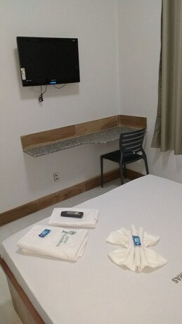 Imagen de la habitación del Hotel Palmeiras, Duque de Caxias. Foto 17