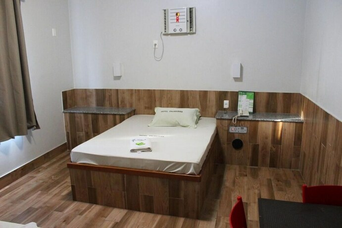 Imagen de la habitación del Hotel Palmeiras, Duque de Caxias. Foto 26