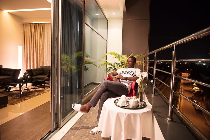 Imagen de la habitación del Hotel Palmeiras Suite. Foto 7