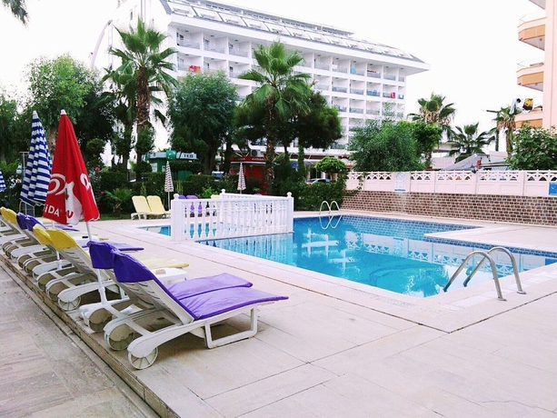 Imagen de la piscina del Hotel Palmen Apart. Foto 8