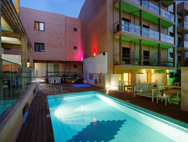 Imagen de la piscina del Hotel Palmera Beach, Hersonissos. Foto 14