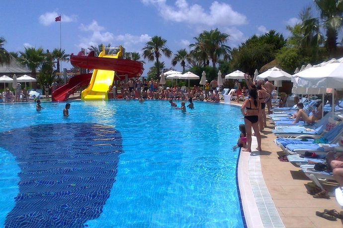 Imagen general del Hotel Palmeras Beach. Foto 13