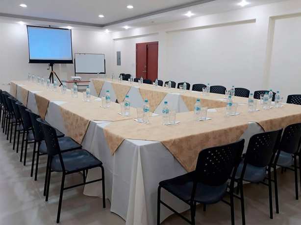 Imagen de los interiores del Hotel Palmira Inn. Foto 17