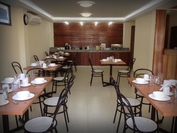 Imagen del bar/restaurante del Hotel Palmira Inn. Foto 2