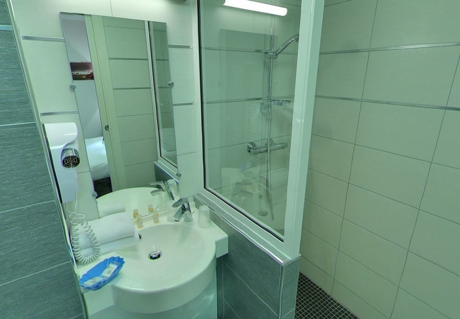 Imagen de la habitación del Hotel Palmito, Biarritz. Foto 4