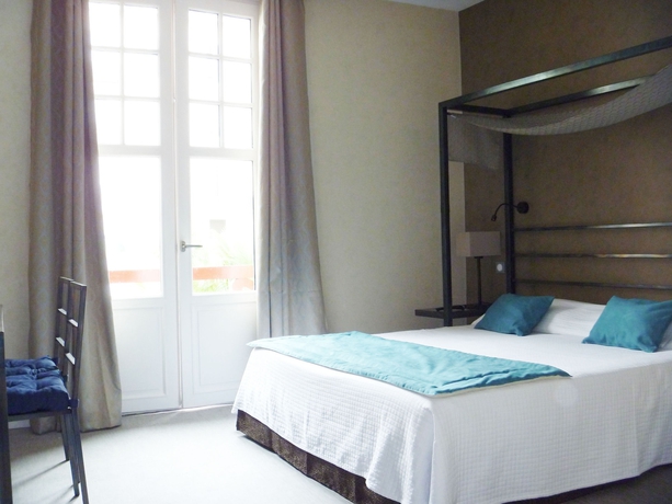 Imagen de la habitación del Hotel Palmito, Biarritz. Foto 8