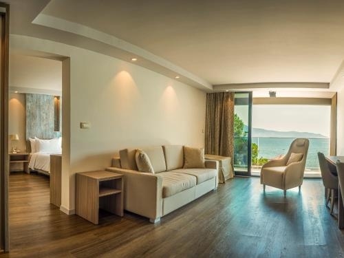 Imagen de la habitación del Hotel Palmon Bay and Spa. Foto 9