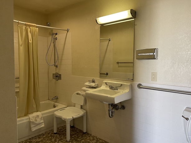 Imagen de la habitación del Hotel Palms Inn and Suites. Foto 5