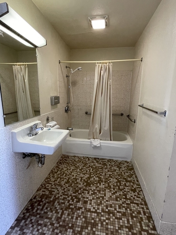 Imagen de la habitación del Hotel Palms Inn and Suites. Foto 7