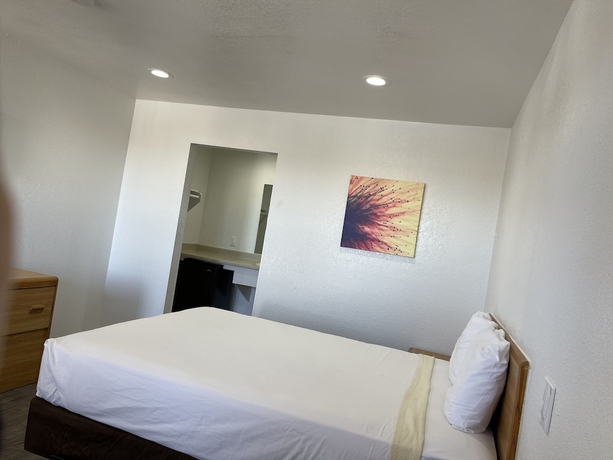 Imagen de la habitación del Hotel Palms Inn and Suites. Foto 11