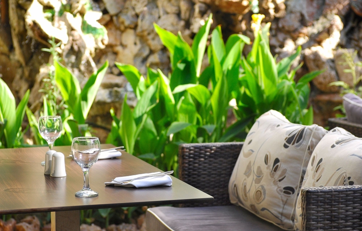 Imagen del bar/restaurante del Hotel Palmyra Beach, Glyfada. Foto 5