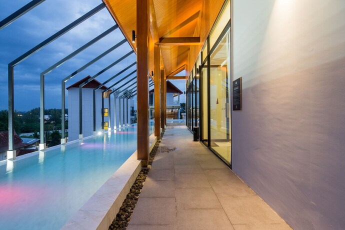 Imagen de la piscina del Hotel Palmyrah Surin Beach Residence. Foto 36