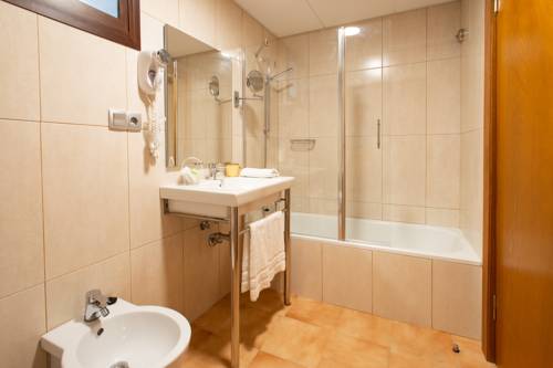 Imagen de la habitación del Hotel Paloma Blanca Boutique Puerto Banus. Foto 4