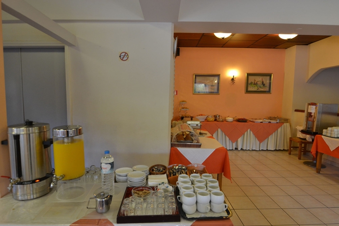 Imagen del bar/restaurante del Hotel Paloma Blanca. Foto 3