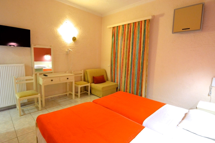 Imagen de la habitación del Hotel Paloma Blanca. Foto 7