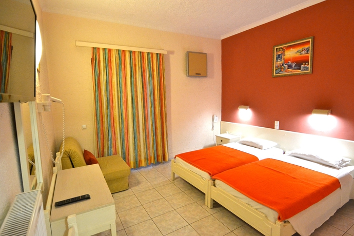 Imagen de la habitación del Hotel Paloma Blanca. Foto 8