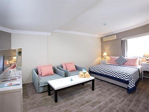 Imagen general del Hotel Paloma Marina Suites. Foto 3