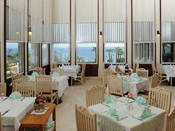 Imagen del bar/restaurante del Hotel Paloma Perissia - All Inclusive. Foto 3