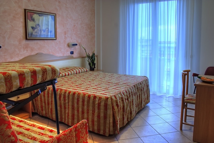 Imagen de la habitación del Hotel Palos. Foto 3
