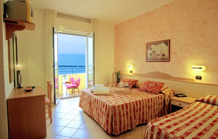 Imagen de la habitación del Hotel Palos. Foto 4
